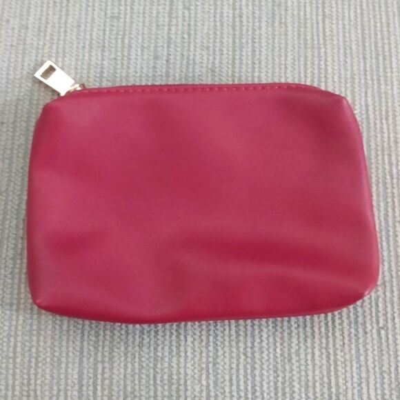 NWOT URBAN EXPRESSIONS Red Leather Zippered Coin Purse/Wallet w/Gold Hardware - Picture 1 of 7